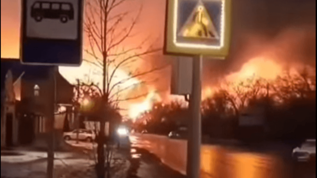 Дрони уразили базу зберігання нафтопродуктів «Комбинат Кристалл» в Енгельсі у росії, 14 січня 2025 року