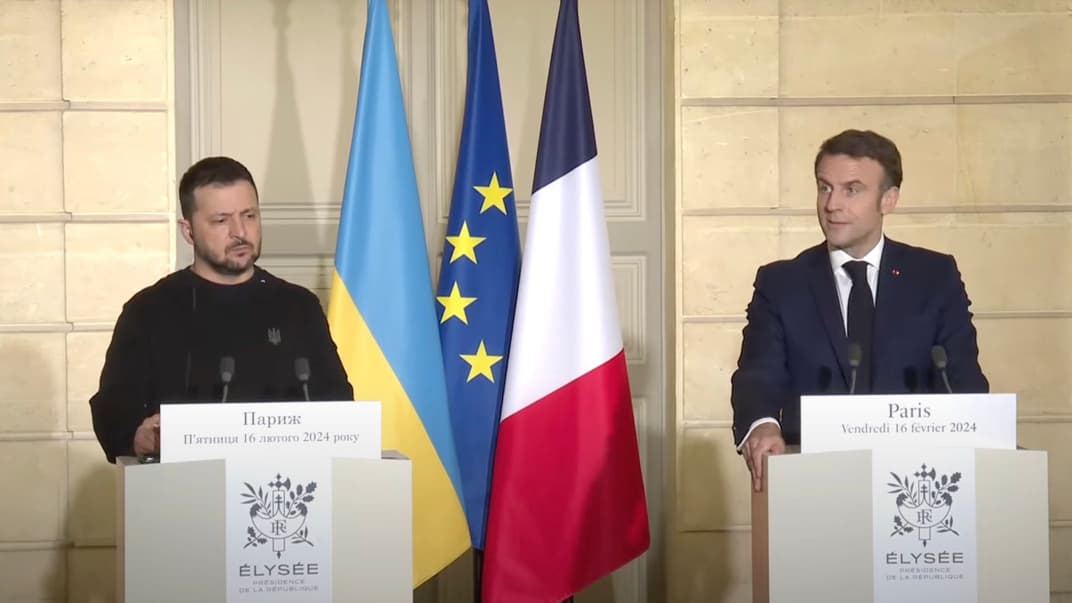 Президент Володимир Зеленський на пресконференції з французьким колегою Емманюелем Макроном у Парижі, 16 лютого 2024 року 