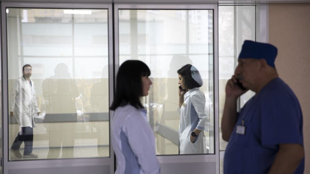 Кабмін хоче «модифікувати» реформу системи охорони здоров'я, думки з цього приводу неоднозначні. На фото — приймальне відділення Київської міської клінічної лікарні швидкої медичної допомоги, 8 листопада 2019 року