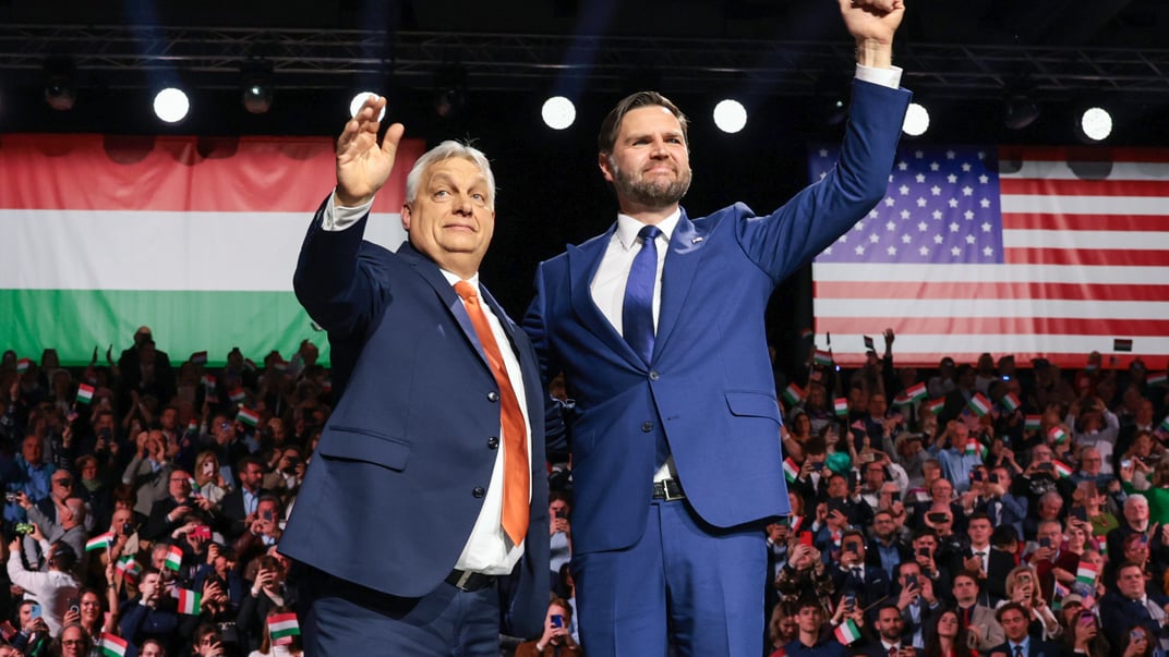 Віцепрезидент США Джей Ді Венс та прем'єр-міністр Угорщини Віктор Орбан на передвиборчому мітингу в Будапешті, Угорщина, 7 квітня 2026 року Віцепрезидент США Джей Ді Венс та прем'єр-міністр Угорщини Віктор Орбан на передвиборчому мітингу в Будапешті, Угорщина, 7 квітня 2026 року