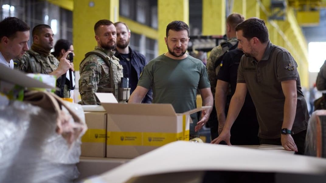 Владимир Зеленский во время визита в Днепропетровскую область, 8 июля 2022 года