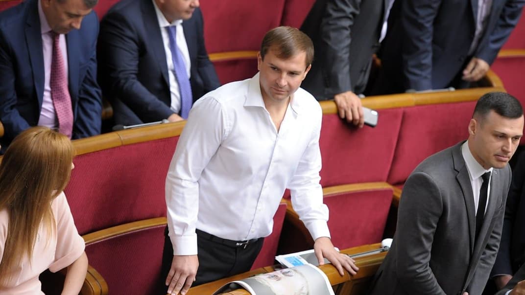 Народный депутат от ОПЗЖ Федор Христенко (в центре)