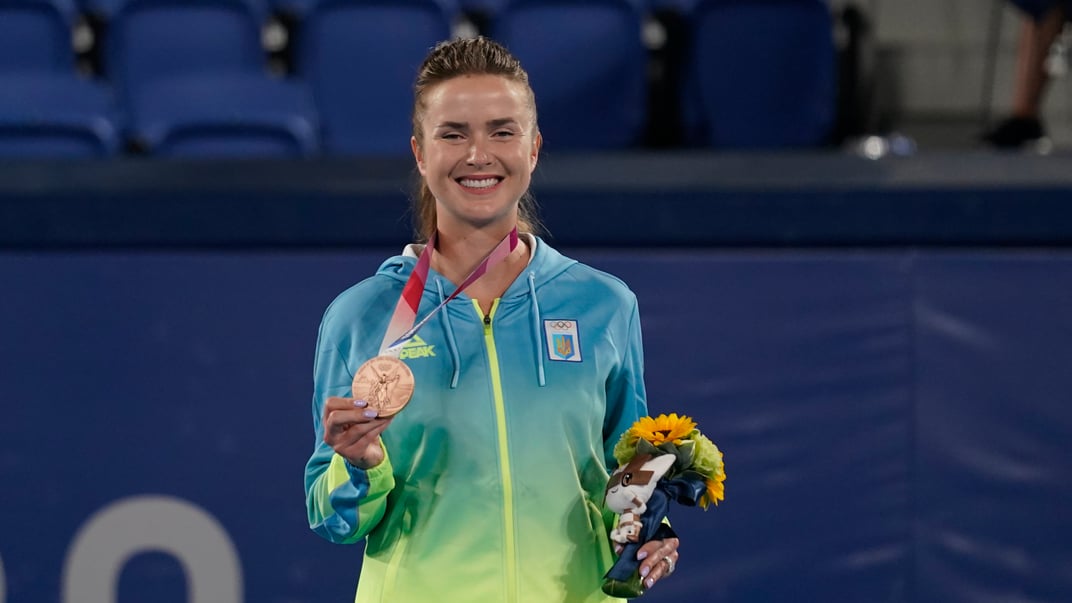 Иллюстративная фотография. Украинская теннисистка Элина Свитолина с бронзовой медалью на Олимпиаде в Токио, 1 августа 2021 года