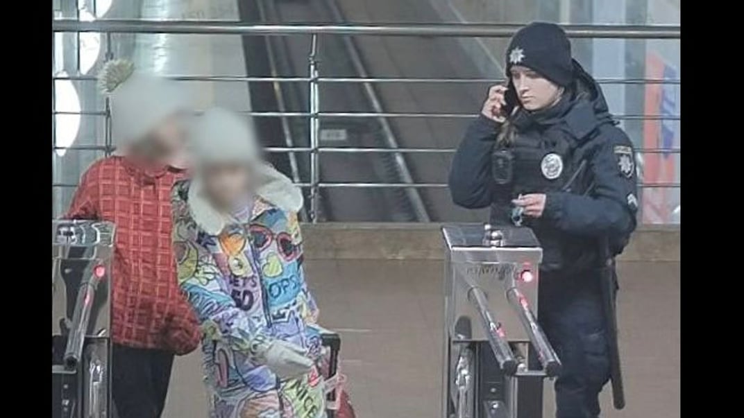 Поліціянти розшукали двох зниклих 9-річних школярок із Києва