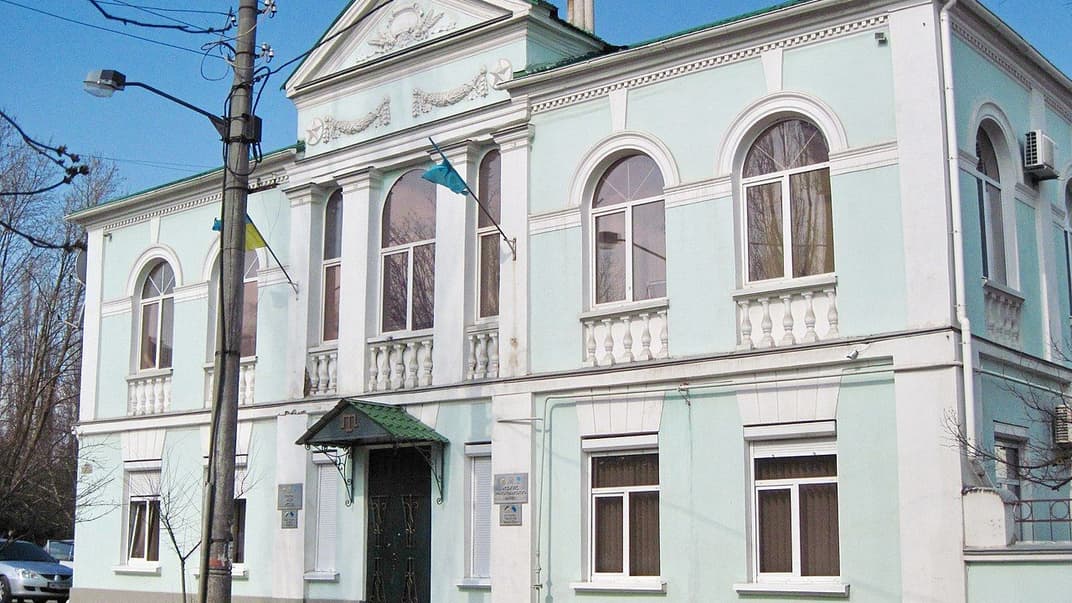 Будинок Меджлісу кримськотатарського народу у Сімферополі, розташований на вулиці Шмідта