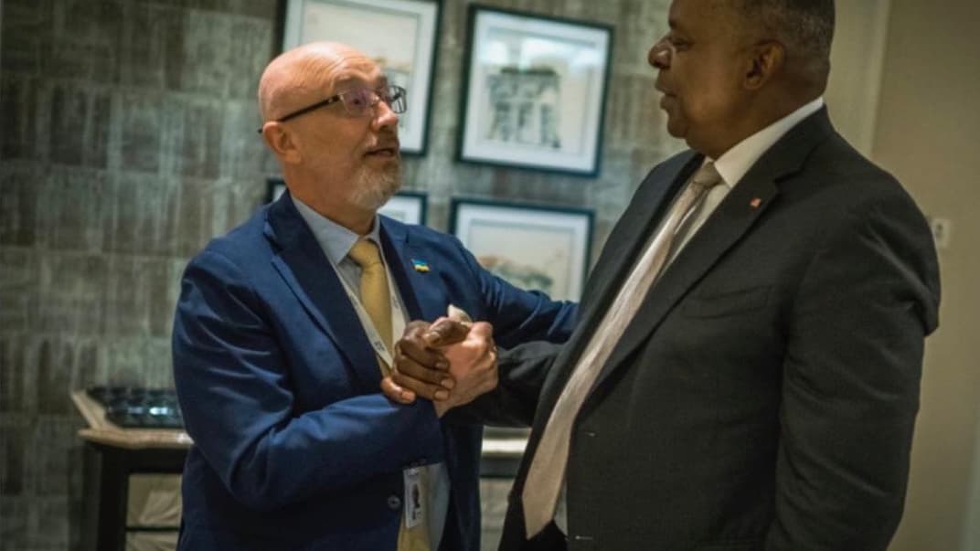 Министр обороны Украины Алексей Резников во время встречи с министром обороны Соединенных Штатов Ллойдом Остином