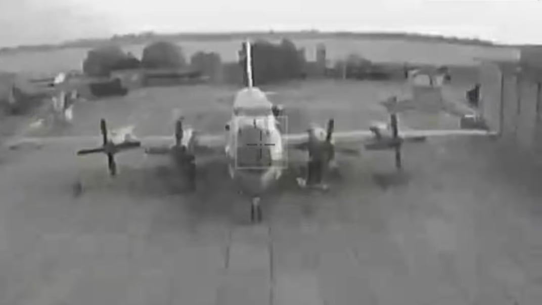 Протичовновий літак Іл-38Н на авіабазі «Єйськ», який був атакований дроном СБУ