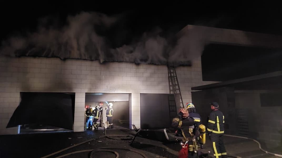 Тушение пожара в Дарницком районе