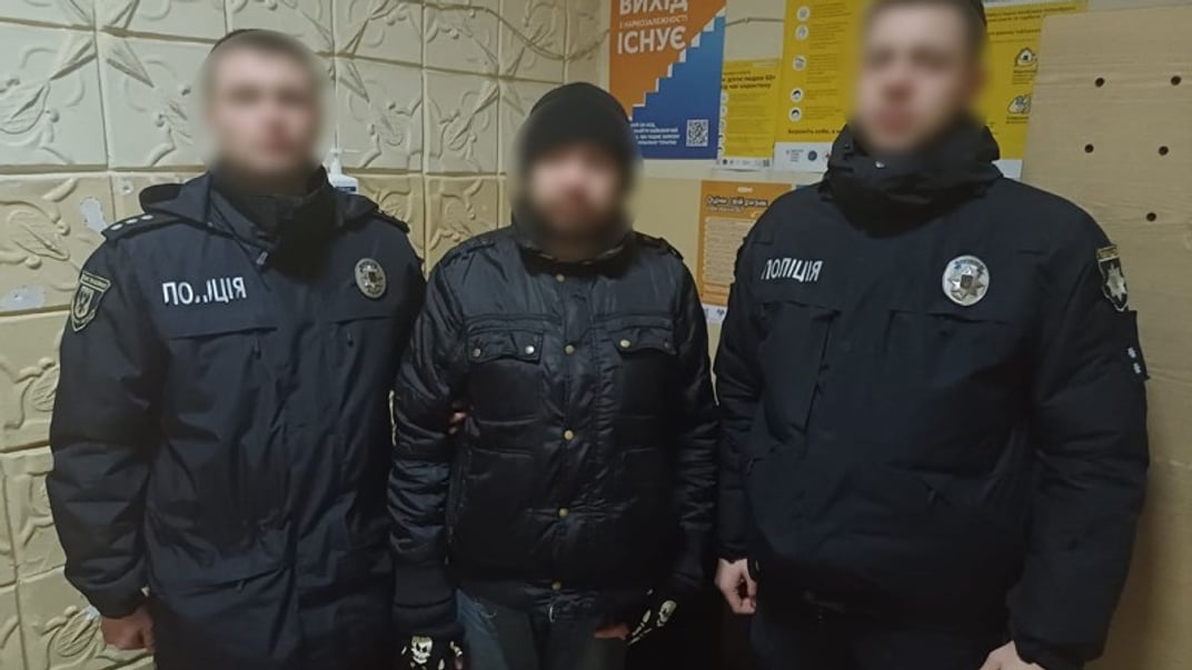 У Чернігові затримали чоловіка, який погрожував підірвати пост із працівниками ТЦК та поліцією