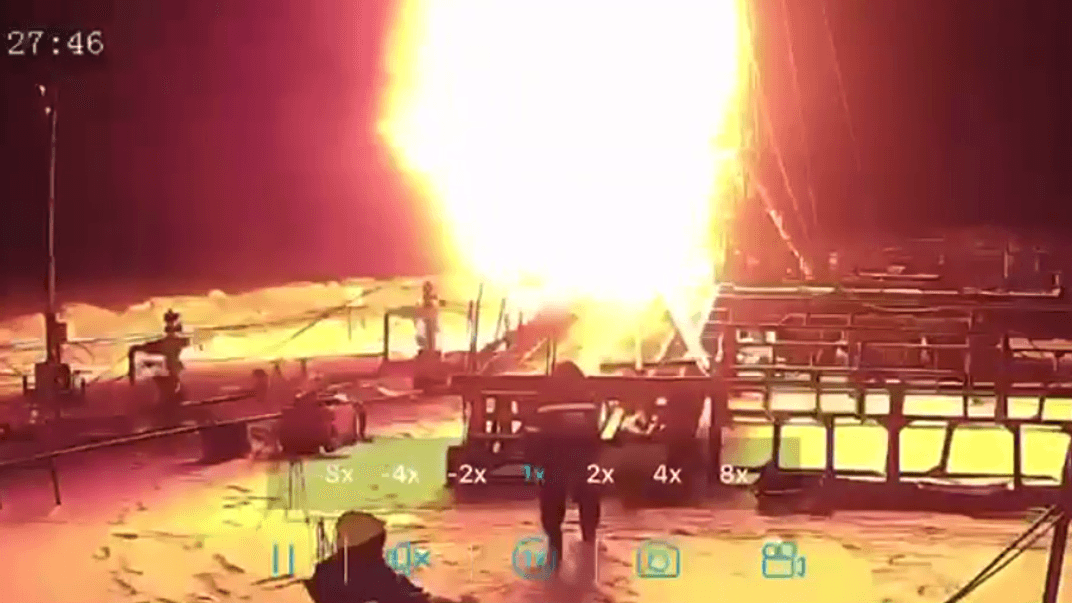 Момент вибуху на нафтовому родовищі в Тюменській області рф