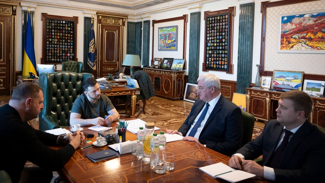 Міністр закордонних справ Андрій Сибіга доповідає президенту Володимиру Зеленському про поїздку в Сирію