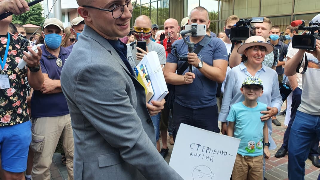 Сергій Стерненко біля Апеляційного суду Києва, 3 липня 2020 року
