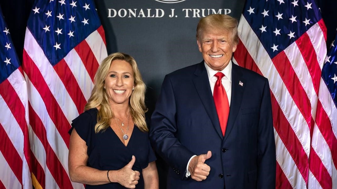 Конгресвумен США від Республіканської партії Марджорі Тейлор Грін із президентом США Дональдом Трампом