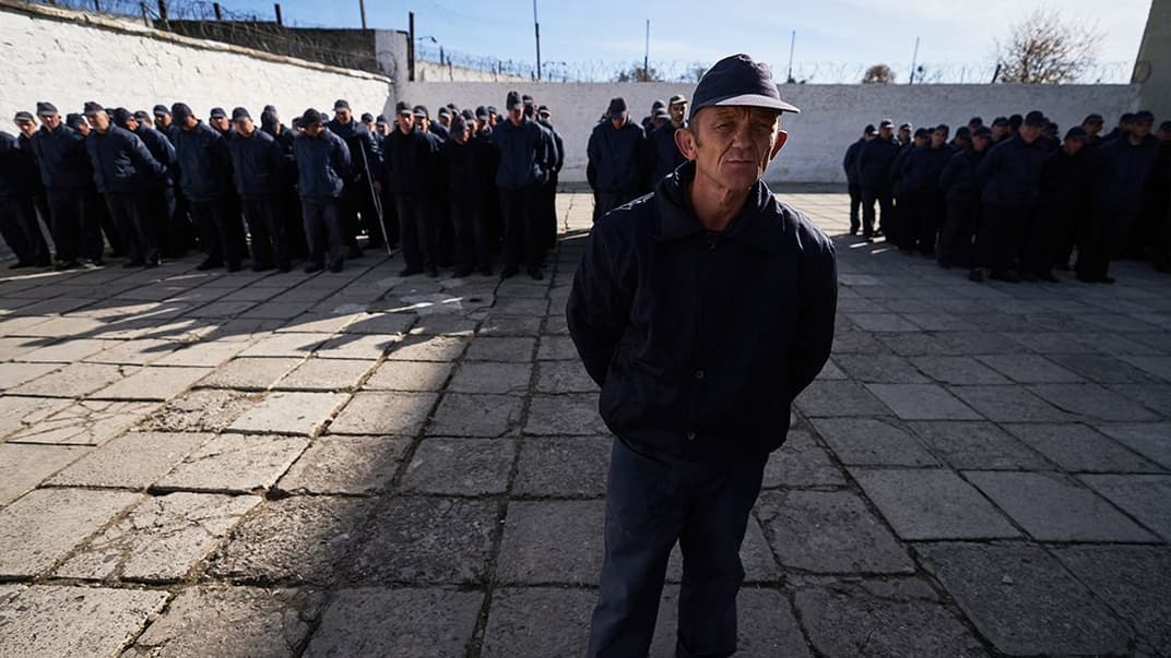 Построение пленных в лагере