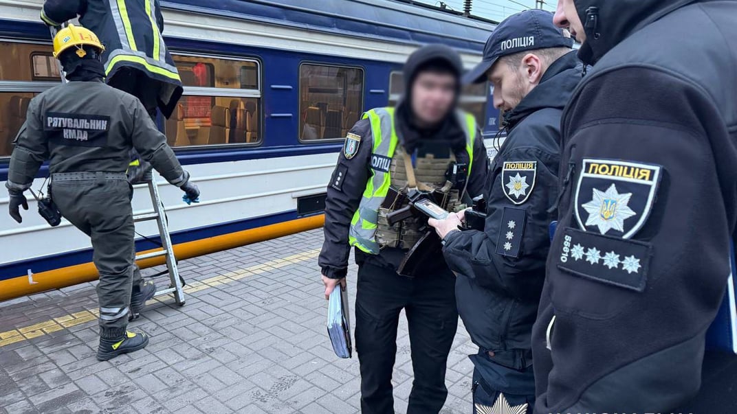 Правоохоронці на місці смерті 16-річного підлітка