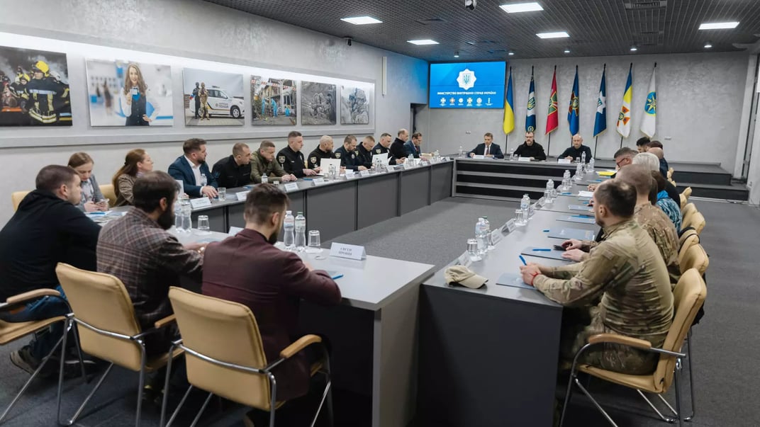 Консультації щодо законодавчого врегулювання цивільної вогнепальної зброї