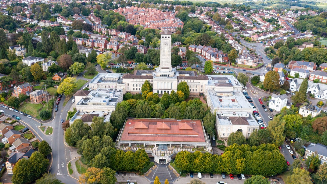 Будівля міської ради Ньюпорта, із якою судиться Джеймс Гавелс