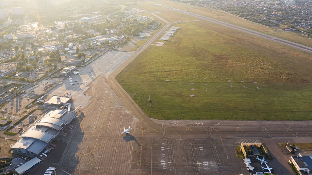 Аэропорт «Киев» возобновил работу после ремонта