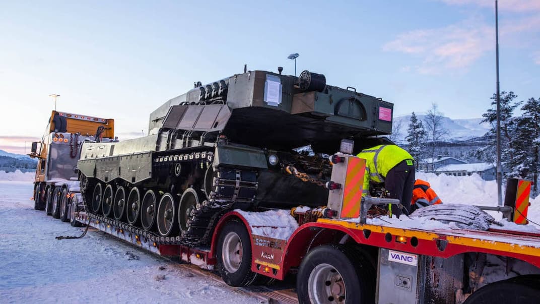 Танк Leopard 2 готують до відправлення в Україну