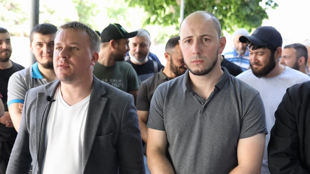 Ридван Умеров (справа)