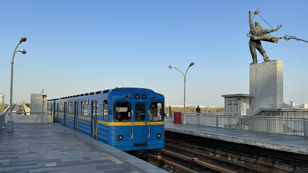 Ілюстративне фото. Поїзд київського метрополітену на станції “Дніпро”