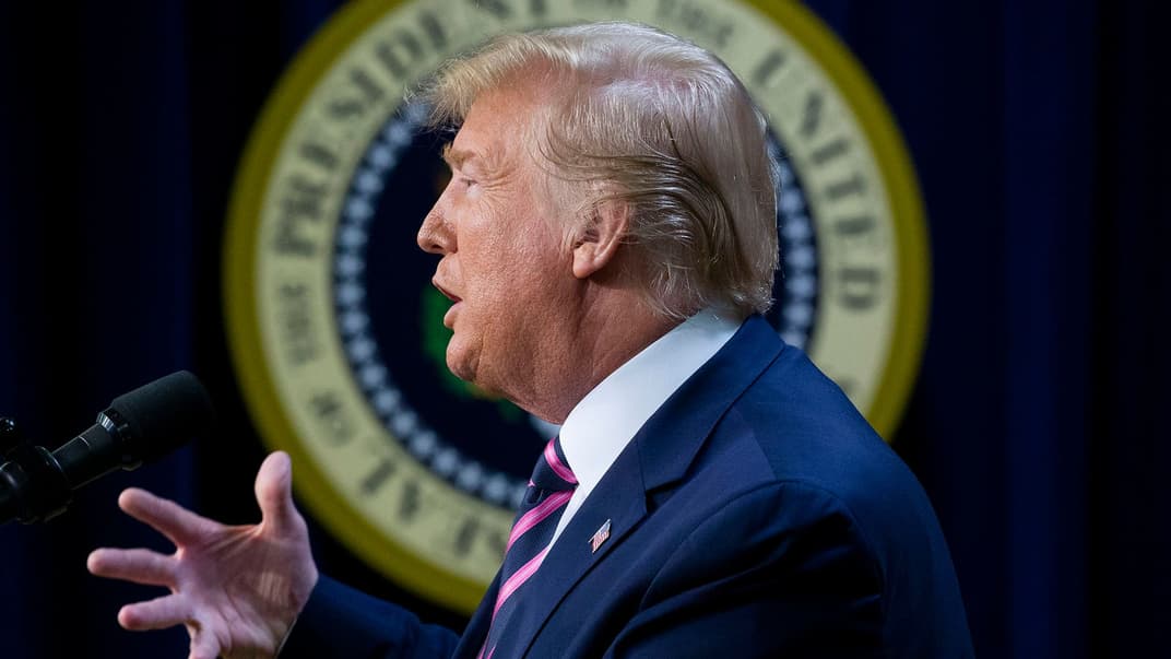 Президентство Трампа стало «стресс-тестом» для демократических институтов США (на фото — Дональд Трамп в Белом доме в Вашингтоне, США, 19 декабря 2019)