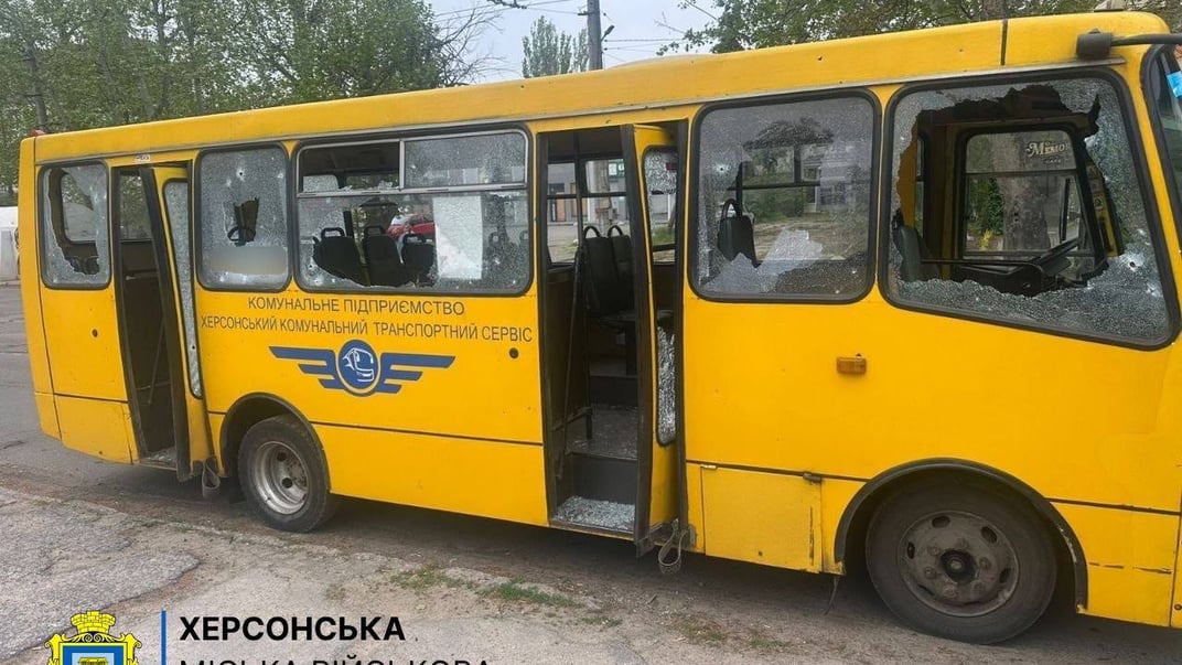 россияне атаковали маршрутку в Херсоне