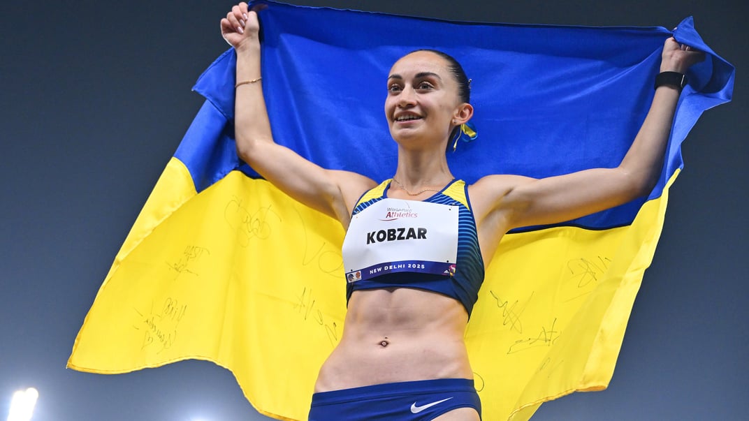 Золота медалістка Наталія Кобзар зі збірної України святкує перемогу на другий день Чемпіонату світу з паралімпійської легкої атлетики, Нью-Делі, Індія, 28 вересня 2025 року