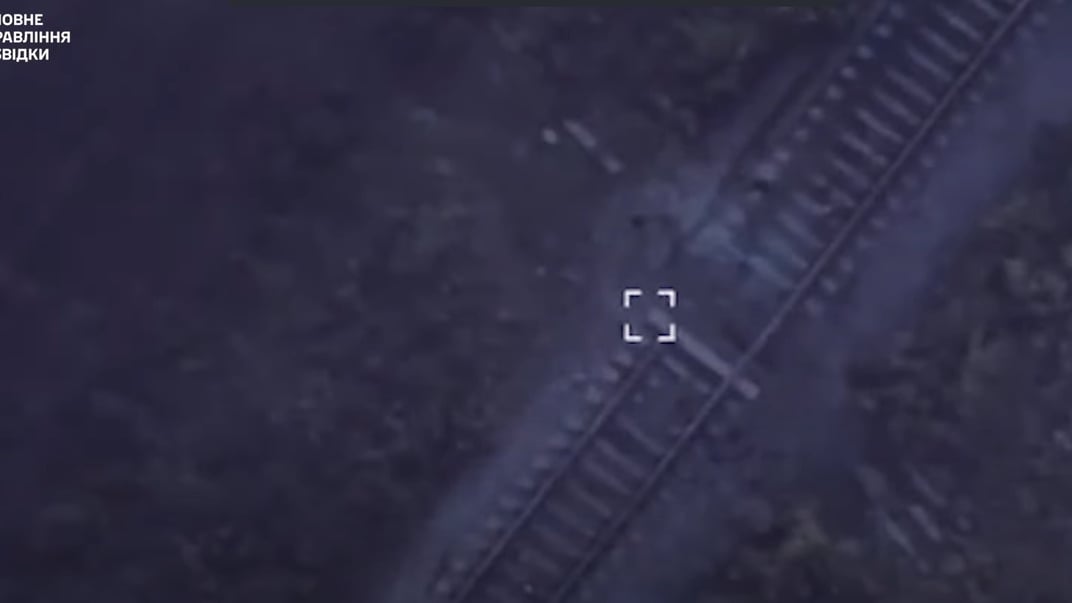 Окупанти майже тиждень лагодили пошкоджену залізницю на Запоріжжі. Розвідники знову її заблокували (ВІДЕО)