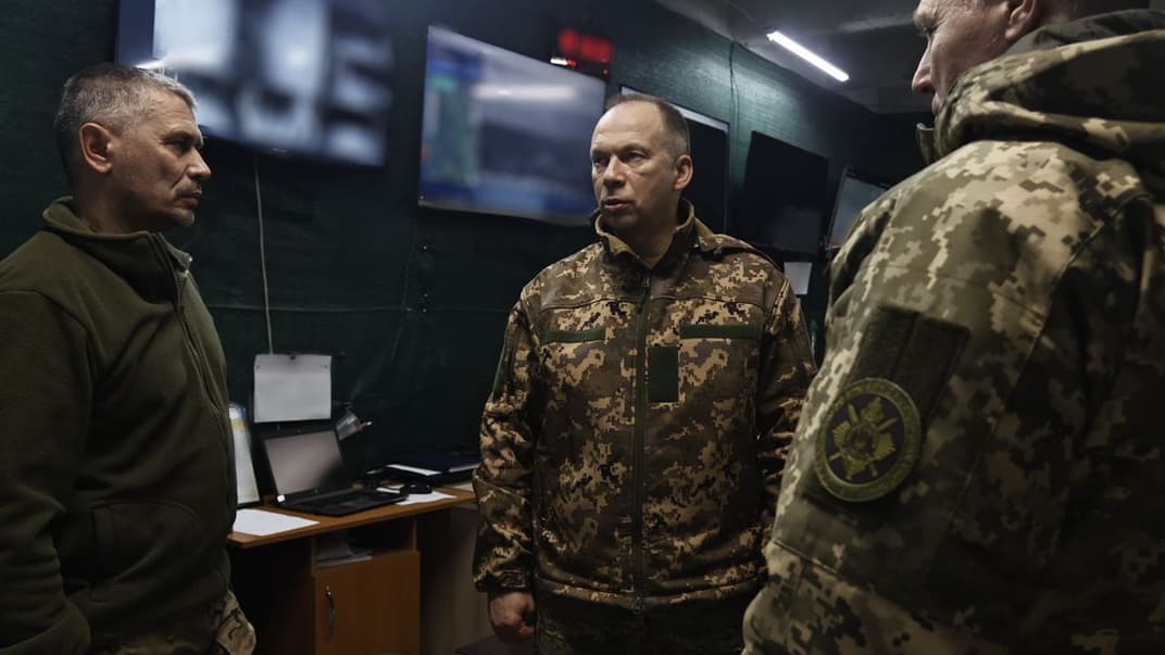 Командувач Сухопутних військ ЗСУ генерал-полковник Олександр Сирський заслухав доповіді військових командирів у Бахмуті на Донеччині