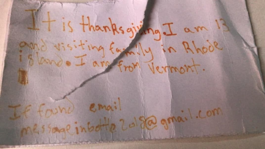 Записка, отправленная из США в пластиковой бутылке, которая доплыла до Португалии