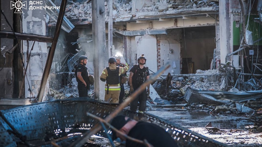 На місці торговельного центру в Костянтинівці завершили розбір завалів