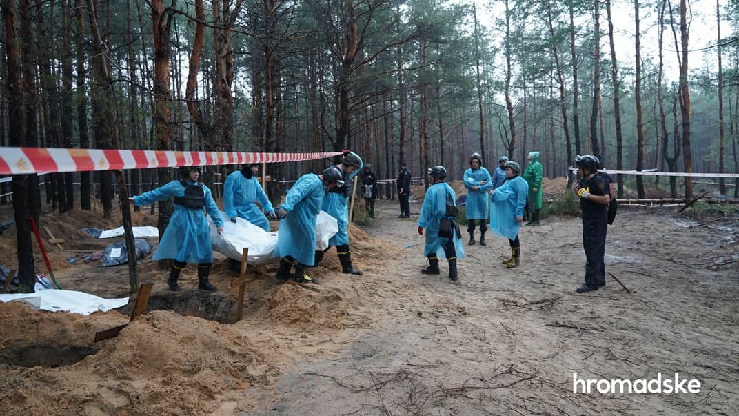Ексгумація тіл із місця масового поховання під Ізюмом, 16 вересня 2022 року