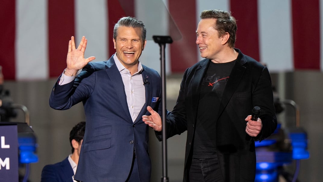 Міністр війни США Піт Гегсет та бізнесмен Ілон Маск у Браунсвіллі, Техас, 12 січня 2026 року