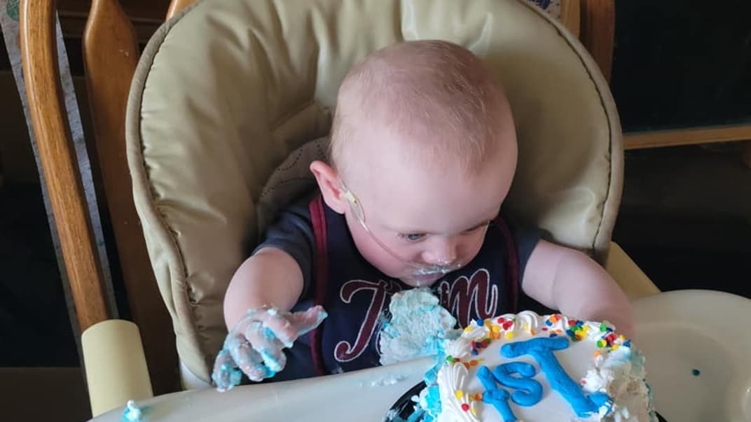 Річард Гатчинсон святкує перший день народження. Він є власником рекорду як найбільш недоношений малюк, що вижив