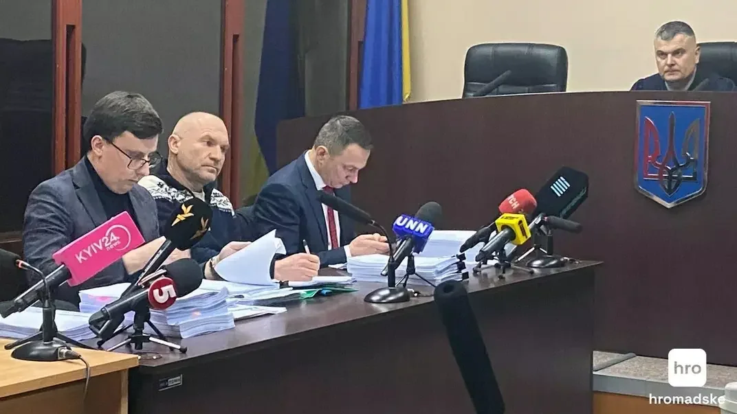 Бізнесмен Ігор Мазепа (посередині) в залі Печерського суду Києва, 19 січня 2024 року