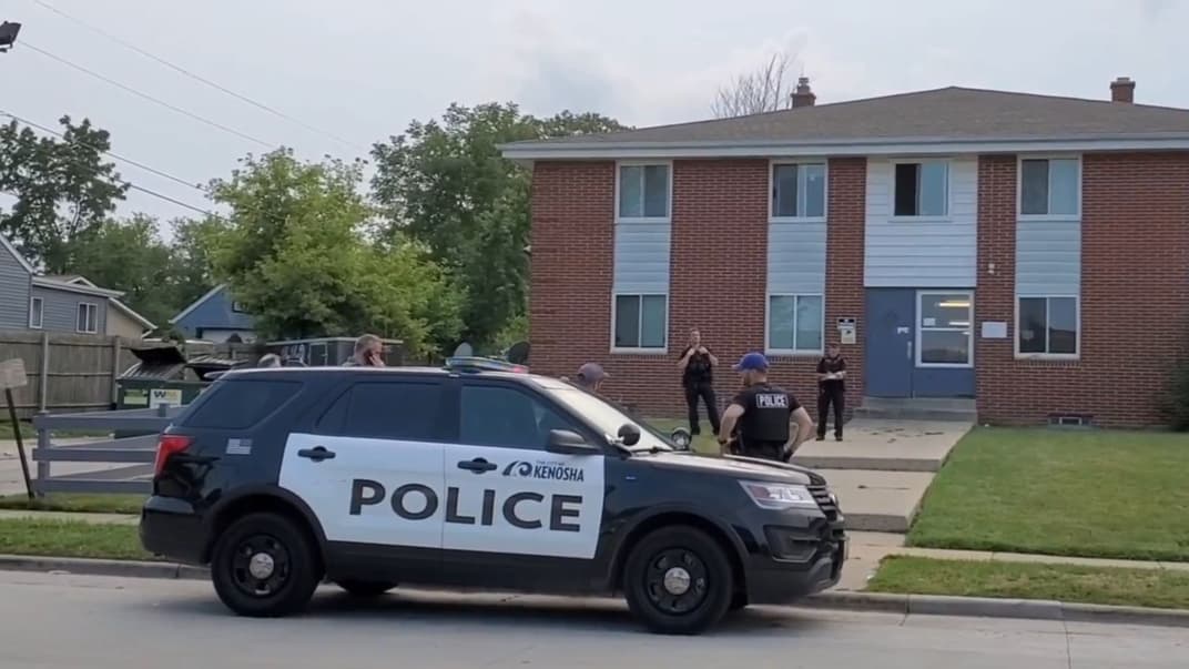 Место стрельбы по неосторожности, которая произошла из-за игры с лазерным прицелом. Кеноша, Висконсин, США, 10 августа 2021 года