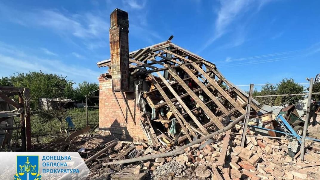 Последствия очередного российского обстрела Донецкой области