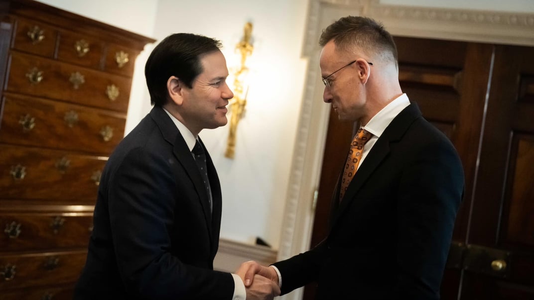 Очільник МЗС Угорщини Петер Сіярто та держсекретар США Марко Рубіо під час зустрічі у Вашингтоні 4 березня 2025 року