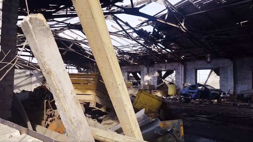 Наслідки російського обстрілу сільськогосподарського підприємства у Краматорському районі, 23 лютого 2024 року