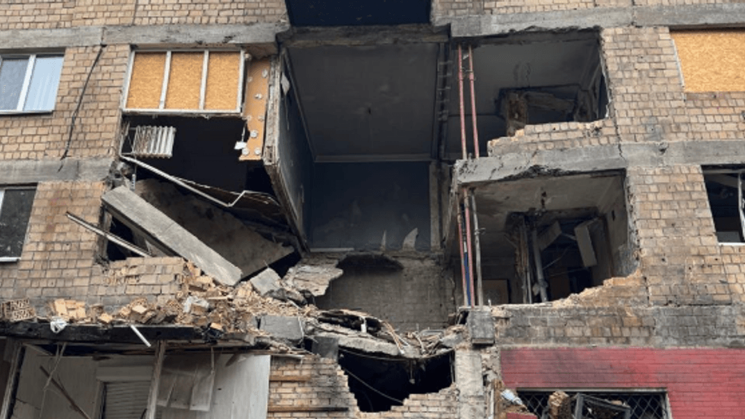 Частина будинку на Відрадному, що обвалилася