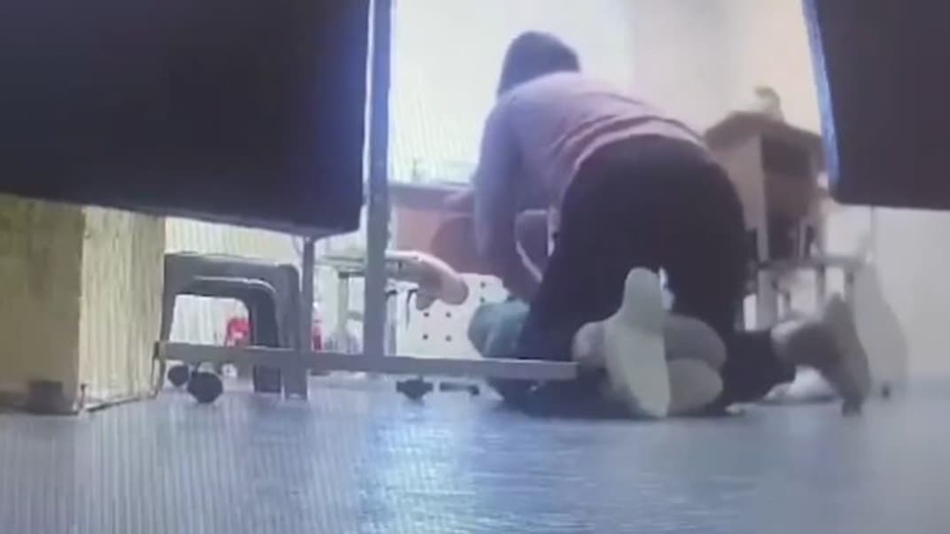 Правоохоронці повідомили про підозру чотирьом працівницям корекційного дитсадка у Києві, яким закидають знущання та катування дітей