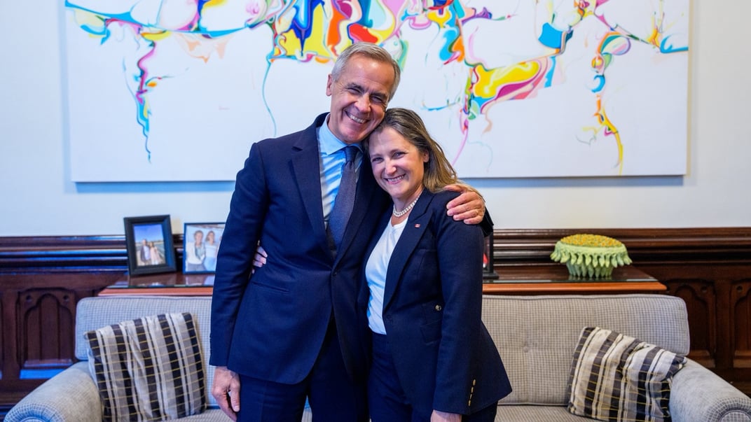 Прем’єр-міністр Канади Марк Карні та новопризначена спецпредставниця Канади з відбудови України Христя Фріланд