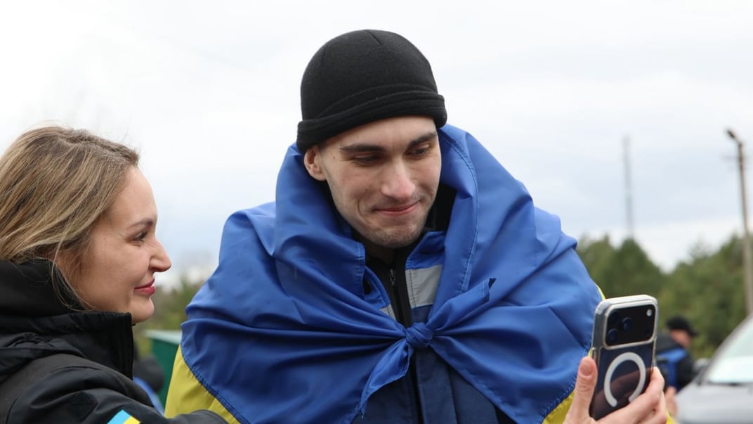 Український військовий, звільнений із російського полону