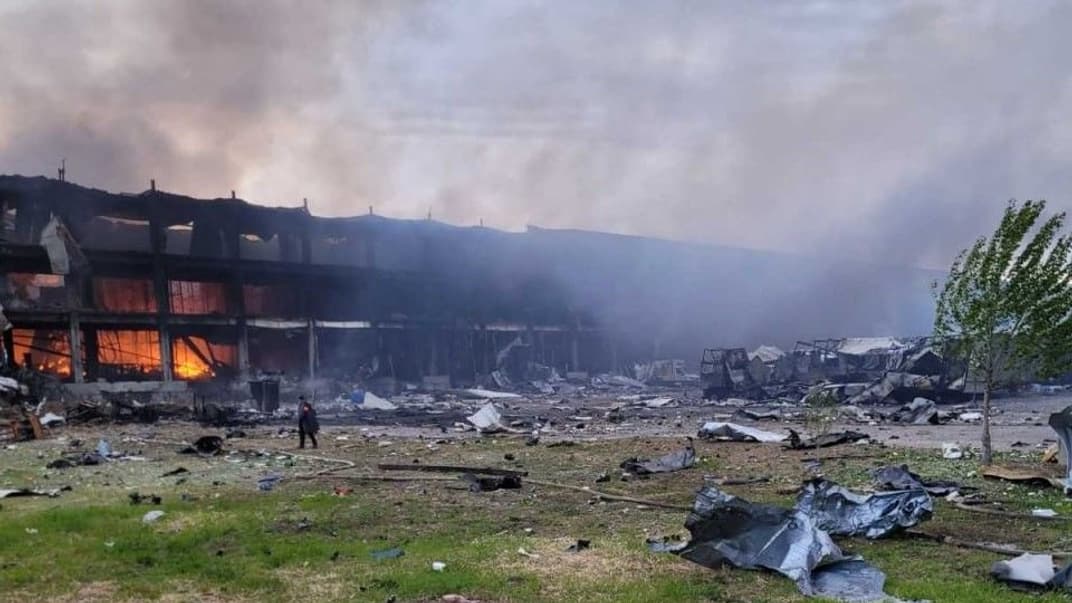 Уничтоженное складское помещение Красного Креста в Одесской области, 8 мая 2023 года