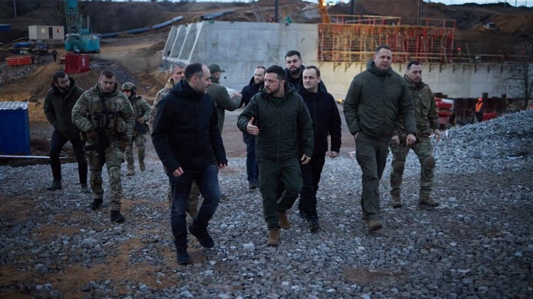 Президент Владимир Зеленский во время рабочего визита в Днепропетровскую область