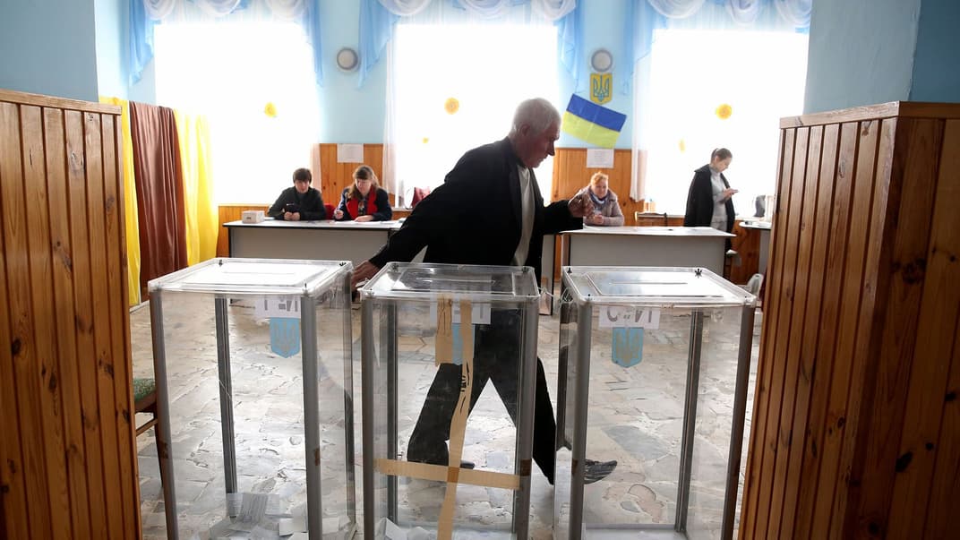 Избирательный участок на выборах президента Украины в селе Великие Дмитровичи Киевской области, 21 апреля 2019 года