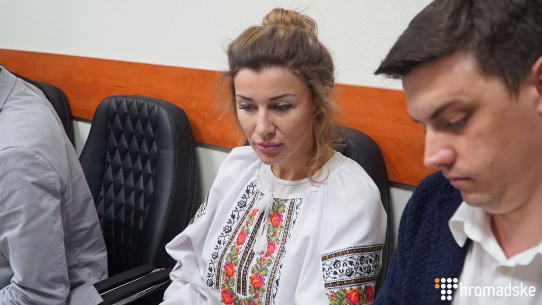 Експерт-оценщик Алиса Гринчук, которую подозревают в содействии незаконном завладении и растрате средств для квартир нацгвардийцам, Соломенский суд Киева, 17 мая 2019 года