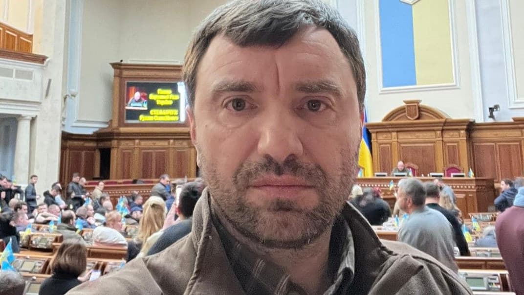 Народный депутат Андрей Иванчук в здании парламента