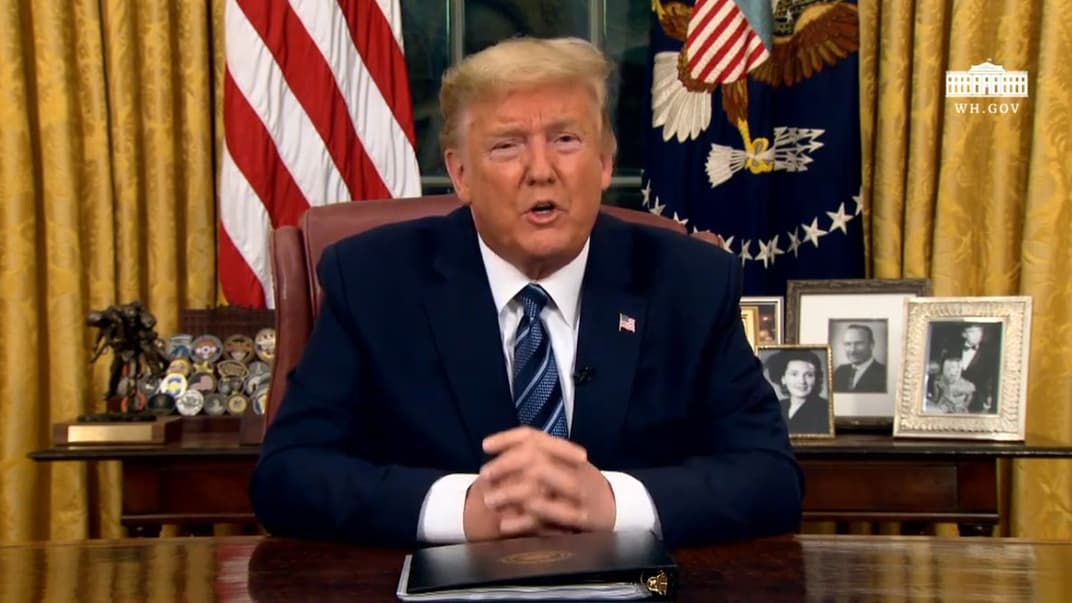 Президент США Дональд Трамп объявляет о чрезвычайных мерах, направленных на борьбу с распространением коронавируса в стране в Вашингтоне, США, 12 марта 2020 год